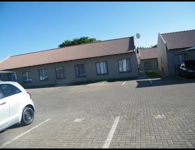 2 BEDROOM TOWNHOUSE FOR SALE IN HEATHERDALE AH